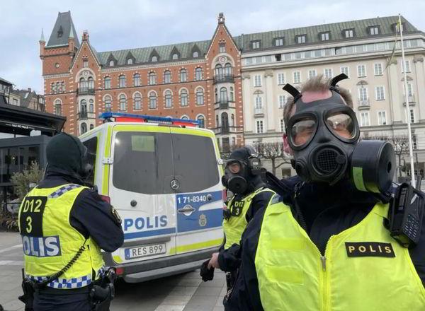 Шведские полицейские подавили протесты против коронавирусных ограничений