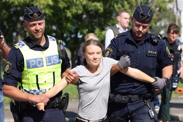 Грета Тунберг повторно осуждена за неповиновение полиции