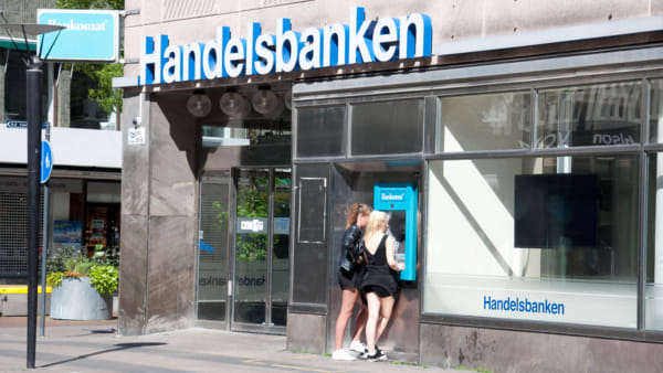 В Швеции закрыли банковские счета по сбору средств для Украины