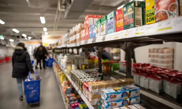 Проблема бедности в Швеции: магазины для бедных помогают голодающим выжить
