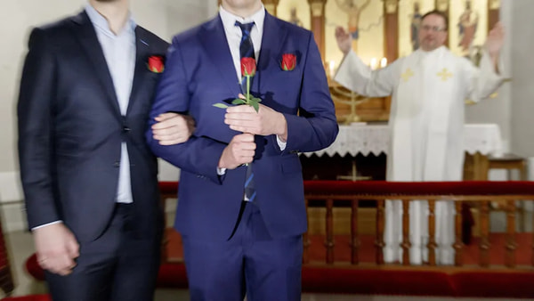 Шведским священникам разрешили не венчать однополые пары