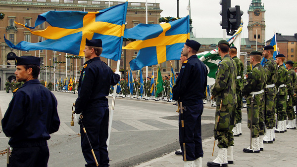 В случае войны в Швеции хотят задействовать гражданские автомобили