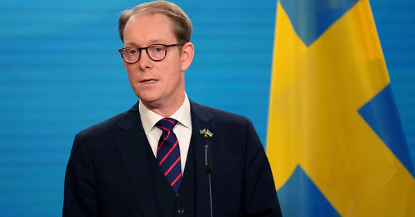 Глава шведского МИД оправдался за забытый паспорт