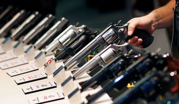Еврокомиссия грозит Швеции крупным штрафом из-за директивы ЕС об оружии
