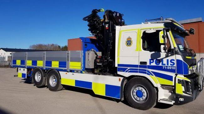 В Стокгольме появился полицейский грузовик