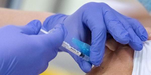 Швеция не будет прививать пожилых вакциной AstraZeneca