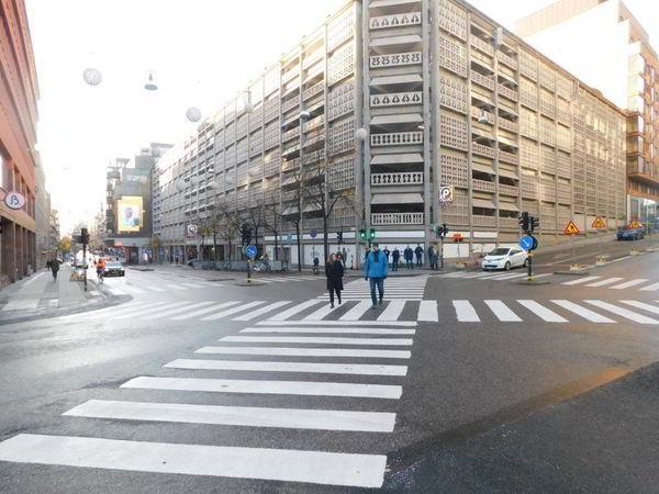 В Стокгольме появились диагональные пешеходные переходы