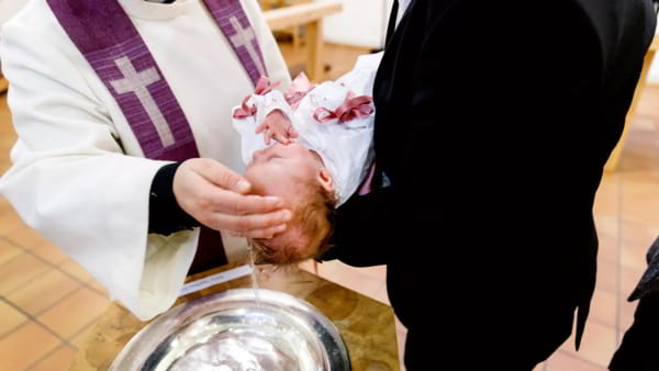 Всё меньше людей хотят крестить своих детей в Шведской церкви