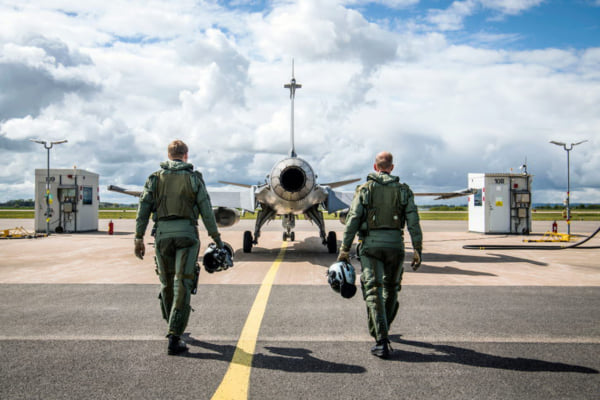 Шведские лётчики-истребители увольняются из-за плохих условий труда