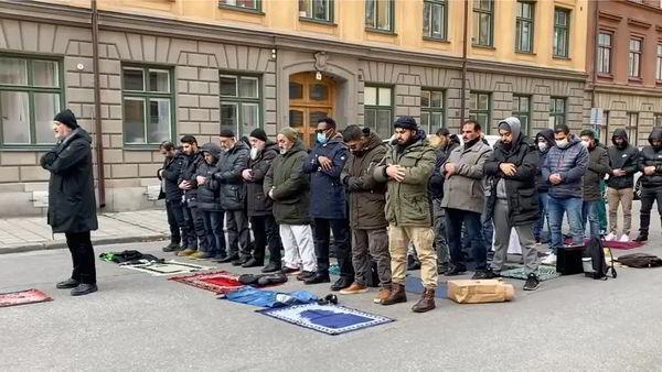Стокгольм протестует: «Хватит издеваться над религией»
