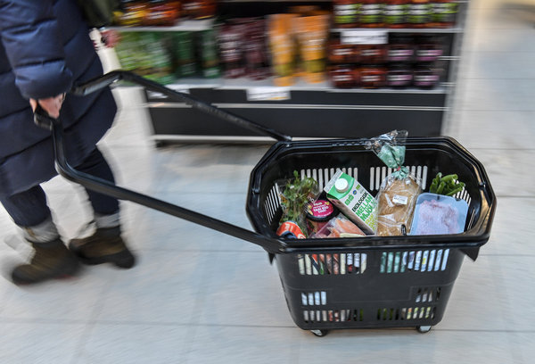 Шведы стали меньше покупать продукты питания