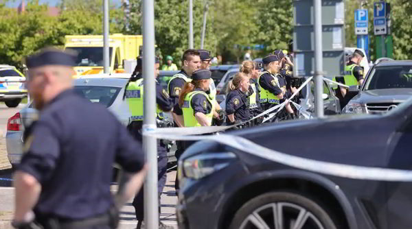 В Гётеборг на мафиозную войну съезжаются гангстеры со всей Швеции и из Европы.