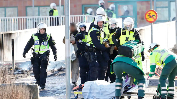 Шведские полицейские применили огнестрельное оружие против протестующих