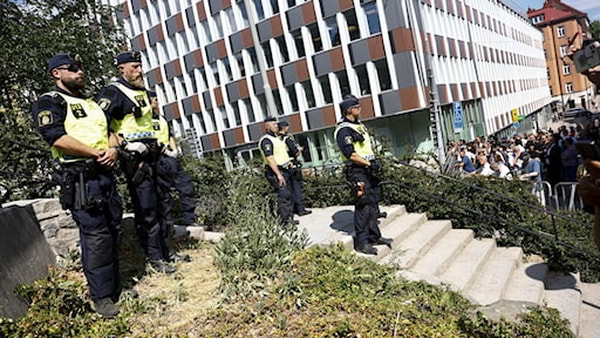 В Швеции завели уголовное дело на сжигателя Корана