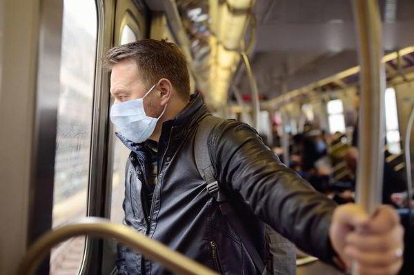 В Швеции требуют от пассажиров носить медицинские маски, но кто будет за этим следить - неизвестно