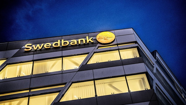 Шведский банк наказали за закрытие счёта критика шведского правительства