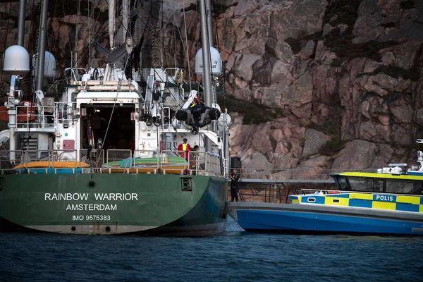 Активисты Гринпис заблокировали шведский порт