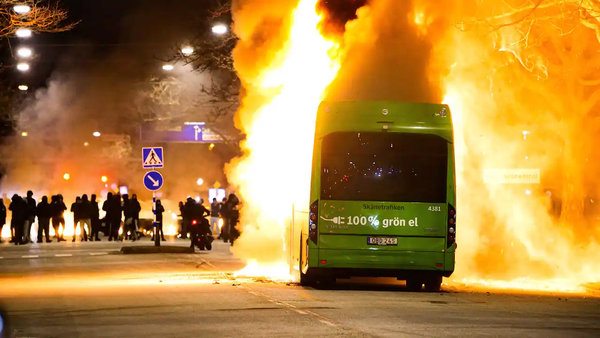 В Швеции завершились третьи сутки массовых протестов