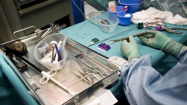 Из-за пандемии в Швеции десяткам тысяч больных отменили операции