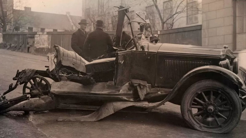 99 лет назад в Стокгольме взорвали первый автомобиль