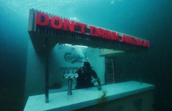 В Швеции можно посетить необычный бар, который находится под водой