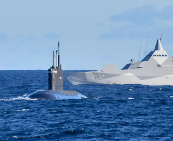 Шведские моряки сделали селфи с самой современной российской подводной лодкой