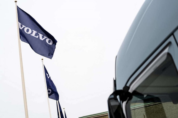 Volvo получил рекордный заказ на поставку электрических грузовиков