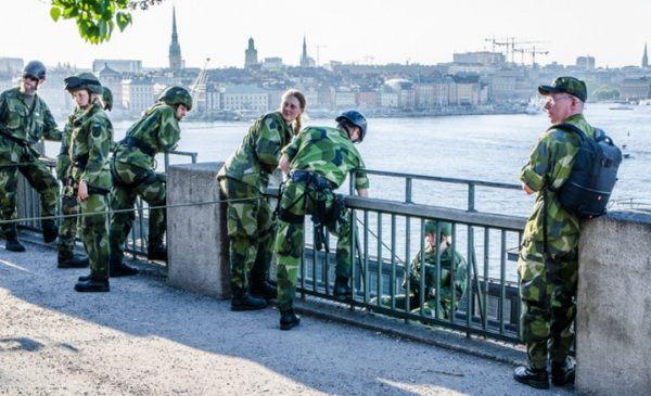Военные защитили центр Стокгольма