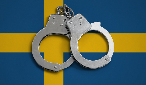 Последователи ИГ пытались выехать из Швеции, но были задержаны