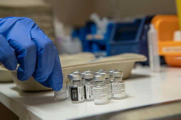 Швеция теряет каждую седьмую дозу вакцины от коронавируса