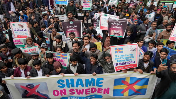 В Швеции передумали сжигать Коран у иранского посольства