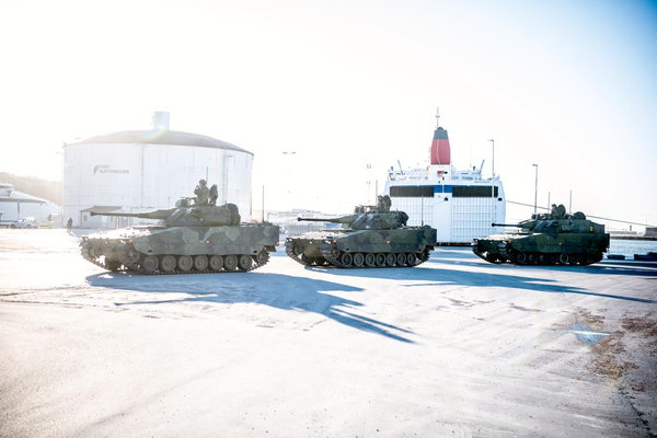 Для защиты от российской агрессии в шведский город ввели танки