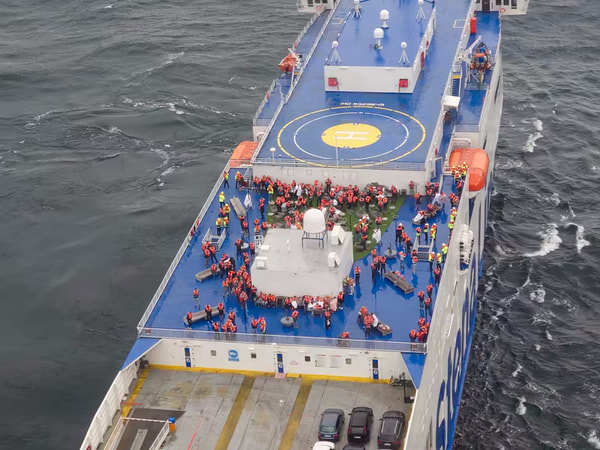 В Швеции начали спасательную операцию по эвакуации пассажиров дрейфующего парома
