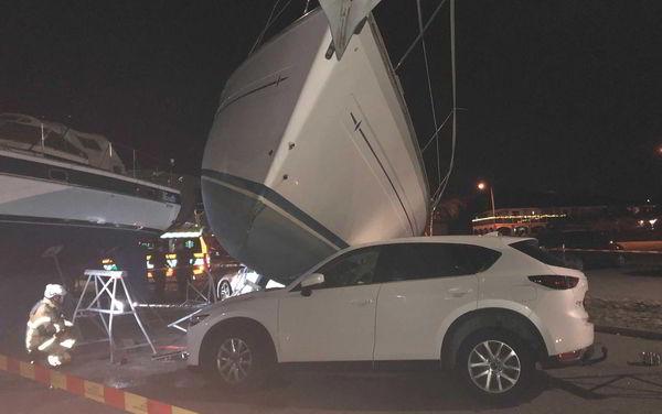В Швеции Tesla перевернула парусную яхту