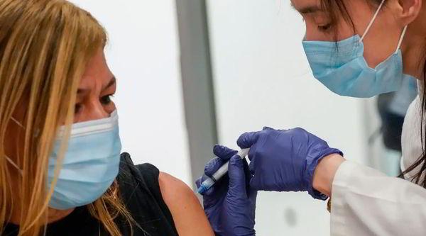 В Швеции не успевают изучать жалобы на побочные эффекты вакцин от коронавируса