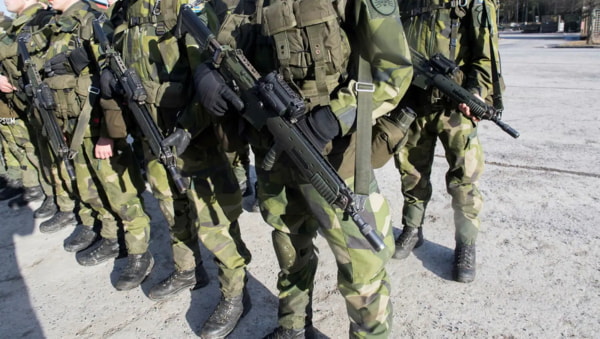 Из шведской армии из-за неуставных отношений отправили по домам 500 солдат