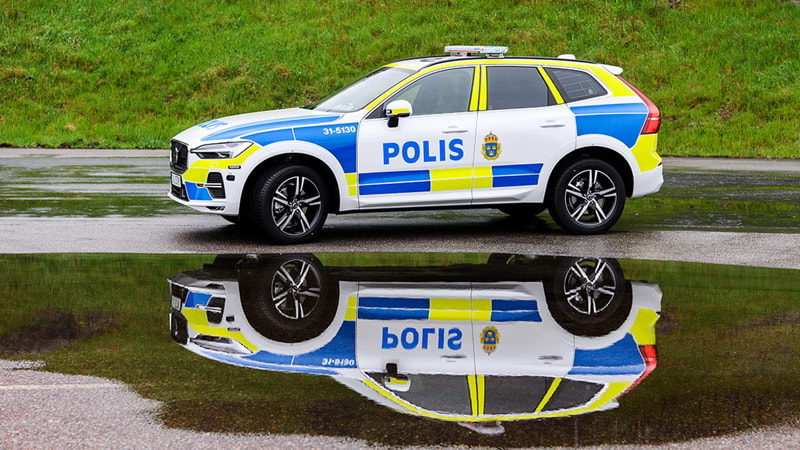В Швеции представили новые полицейские автомобили